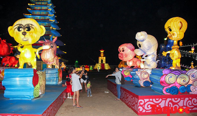 Lantern and light festival in Ho Chi Minh City