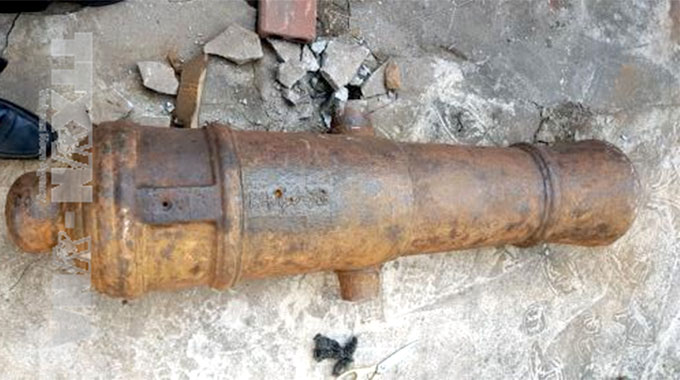 200-year-old canon discovered in Quang Ninh
