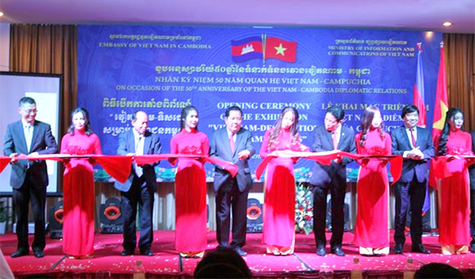 Exhibition promotes Viet Nam’s image in Cambodia