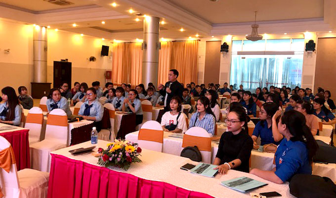 Tổng cục Du lịch tổ chức tập huấn và phát động học sinh, sinh viên làm tình nguyện viên phục khách du lịch tại Nha Trang
