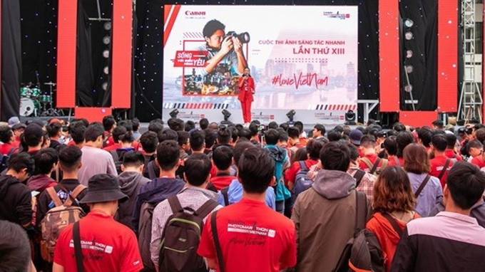 Plus de 3 800 jeunes vietnamiens au Canon PhotoMarathon à Ha Noi