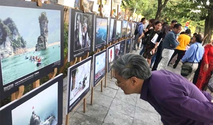Over 100 best heritage photos on display in Ha Noi