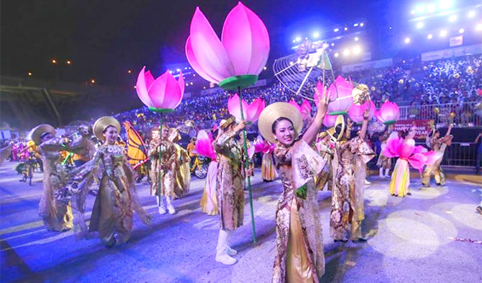 Viet Nam participates in Asia’s largest street festival in Singapore