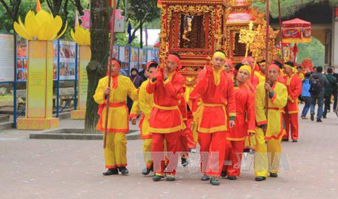 Con Son-Kiep Bac Spring Festival opened