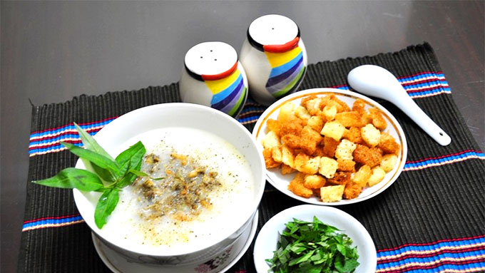 Bowls of chao trai delight Ha Noi