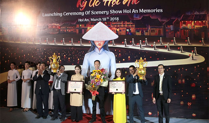 Hoi An memories show smashes two records