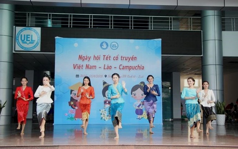 Fêtes traditionnelles du Nouvel An du Laos et du Cambodge célébrées à Hô Chi Minh-Ville