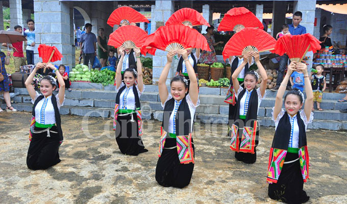 Les cultures des ethnies minoritaires de la province de Son La présentées à Ha Noi