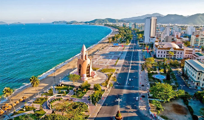 Over 2.44 million tourists visit Khanh Hoa in five months