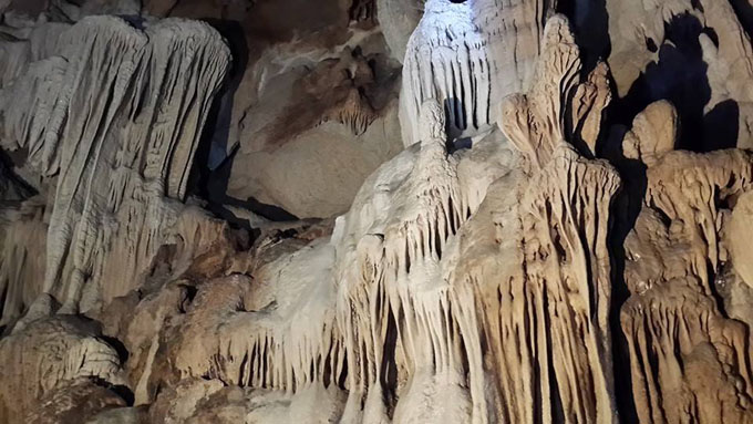 Quần thể hang động Trường Lâm - điểm du lịch mới ở Thanh Hóa