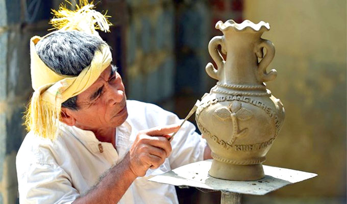 Compiling dossier on Cham ethnic pottery to submit to UNESCO 