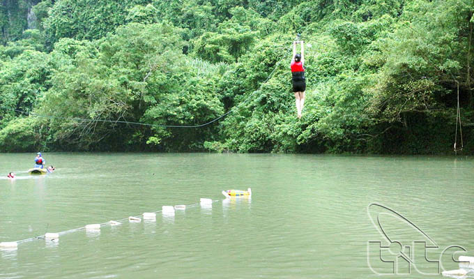 Trượt zipline – trò chơi được yêu thích tại các điểm du lịch của Việt Nam