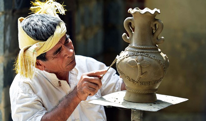 Xây dựng hồ sơ nghệ thuật làm gốm của người Chăm trình UNESCO