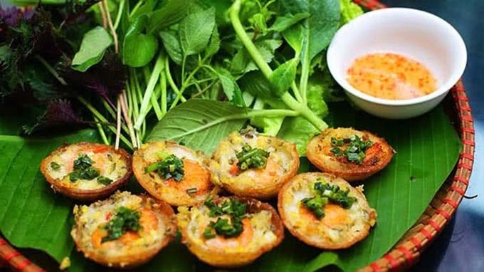 Banh Khot – A tasty crispy pancake in southern Viet Nam