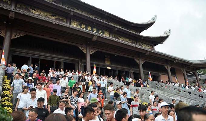 Festival kicks off at Viet Nam’s largest pagoda