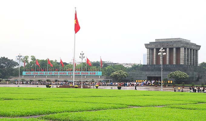 Trên 45 nghìn lượt khách vào Lăng viếng Chủ tịch Hồ Chí Minh dịp lễ 30/4 và 1/5