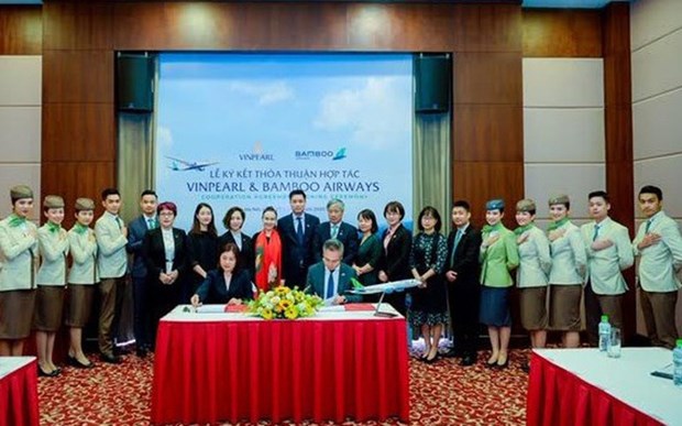 Bamboo Airways, Vinpearl cooperate to provide air-tourism products