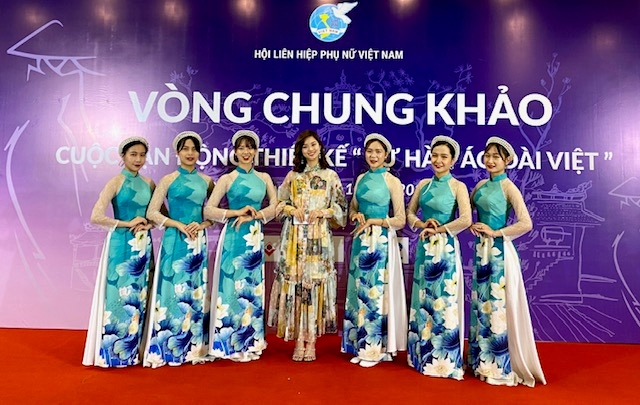 Lan tỏa tinh thần "Tự hào áo dài Việt"