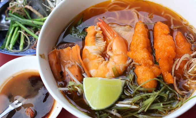 “Bun suong”, a Tra Vinh-style noodle soup