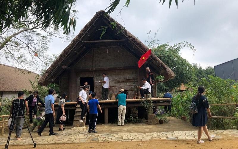 Delicacies of Vietnam’s regions spotlighted at ethnic village outside Hanoi