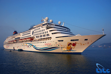 International cruise visitors return to Ha Long Bay from October 2022