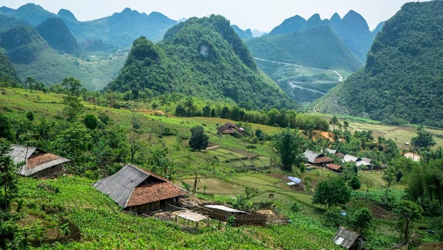 Du khách quốc tế ấn tượng đặc biệt với phong cảnh núi non hùng vĩ ở Hà Giang