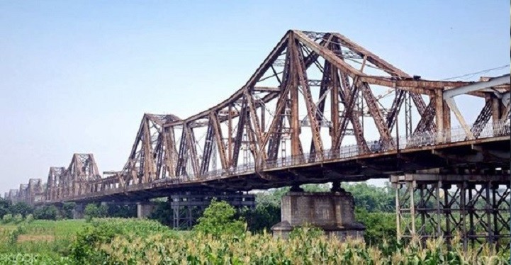 France funds 700,000 EUR for renovating Long Bien Bridge (Ha Noi)