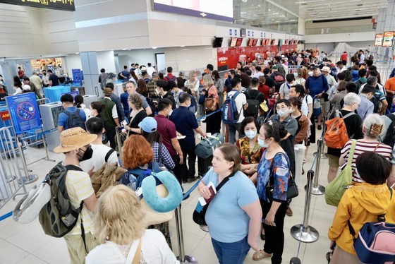 Occupancy rates on some air routes on national holidays lower than expected