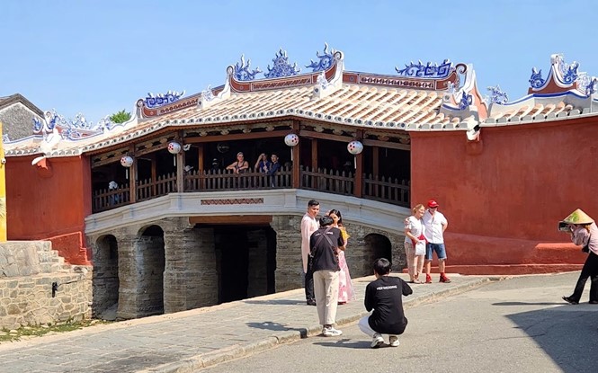 The famous tiled bridges