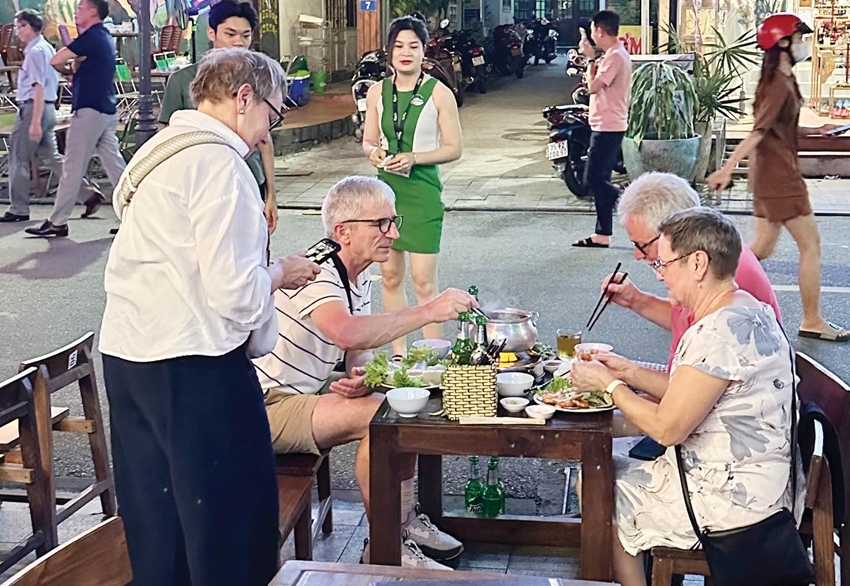Thừa Thiên Huế: Nỗi niềm người dân làm du lịch