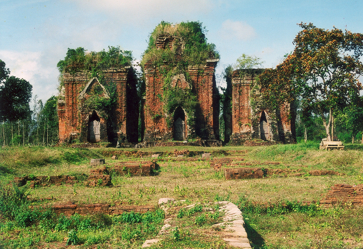 Discovery of ancient towers in Quang Nam