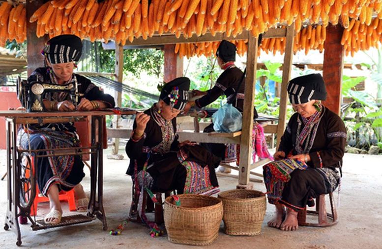 Lai Châu: Khôi phục, bảo tồn và phát triển bản sắc văn hóa truyền thống của dân tộc thiểu số rất ít người