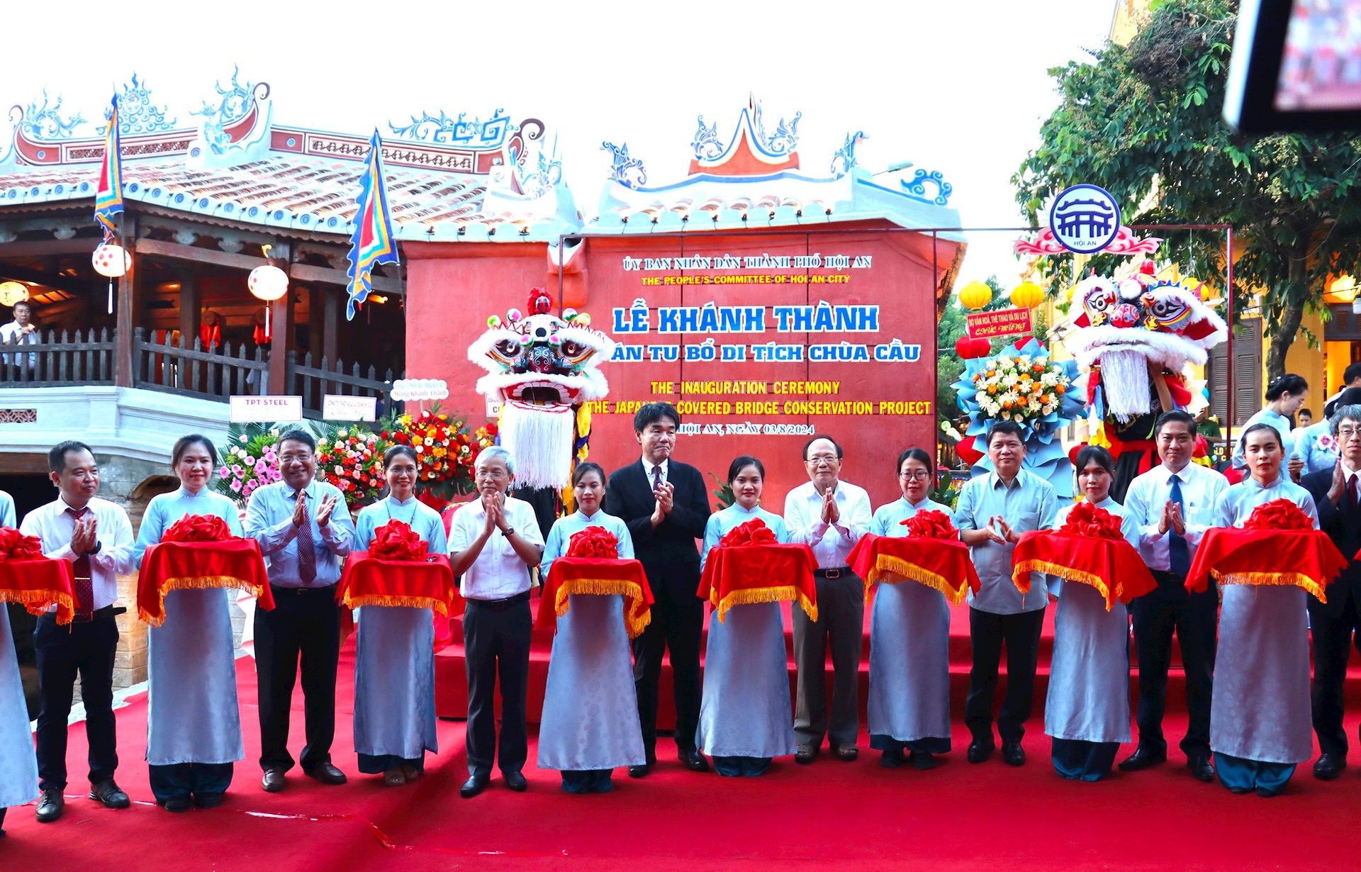 The inauguration ceremony of the Japanese Covered Bridge conservation project in Quang Nam