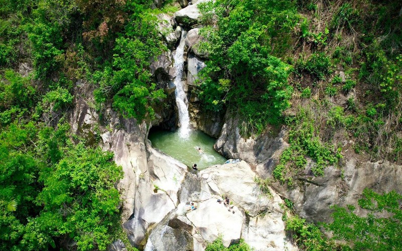 Huoi He waterfall: A retreat for the summer heat in Dien Bien Province