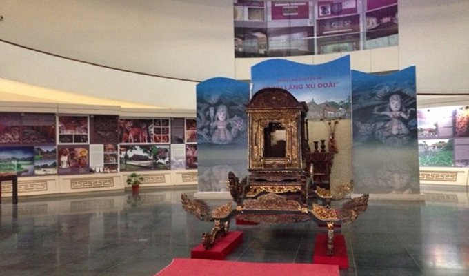 Le Musée de Ha Noi expose les documents et les objets collectionnés durant la période 2015-2016