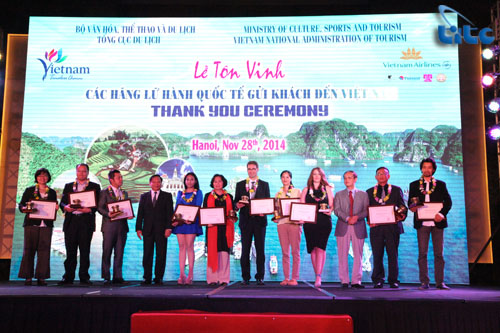 Cérémonie d'honneur des agences de voyage étrangères des marchés émetteur du Viet Nam