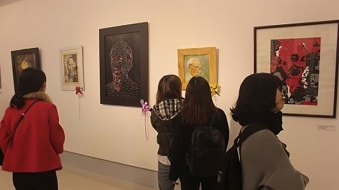 Une exposition sur les beaux-arts rend hommage au Président Hô Chi Minh
