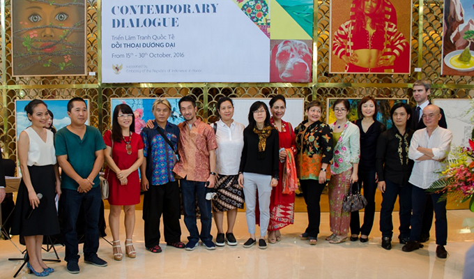 Exposition commune d'artistes vietnamiens et indonésiens