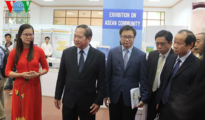 Ouverture de l’exposition sur la Communauté de l’ASEAN