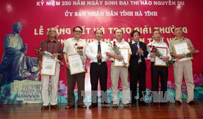 Ha Tinh: cérémonie de remise des 6es prix littéraires Nguyên Du 