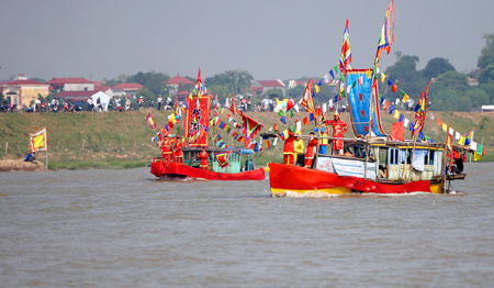 Hai Duong : fête de l'illumination de la rivière Luc Dâu
