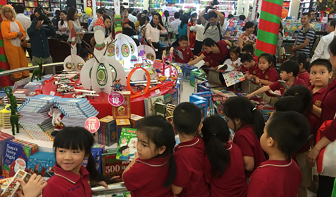 Exposition de livres pour enfants à Hô Chi Minh-Ville