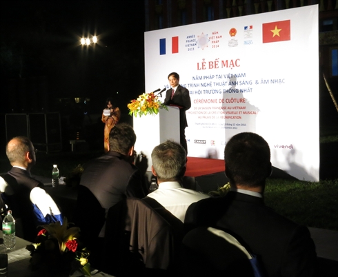 Un spectacle son et lumière pour clôturer l’Année de la France au Vietnam