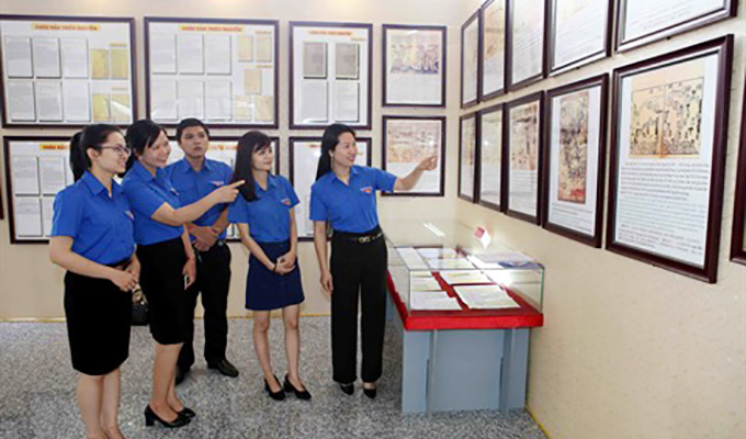 Exposition sur Hoàng Sa et Truong Sa du Viet Nam à Hung Yên et Hôi An