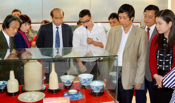 Exposition de 500 anciens objets de la Préhistoire au 19e siècle à Phu Tho
