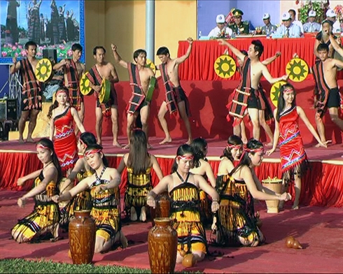Quang Nam : Ouverture du festival culturel et sportif des ethnies minoritaires