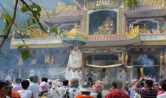 Mountain Ba spring festival in Tay Ninh opens