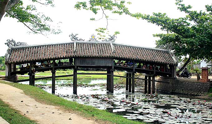 Roof-tiled bridge in Thua Thien Hue to get renovation