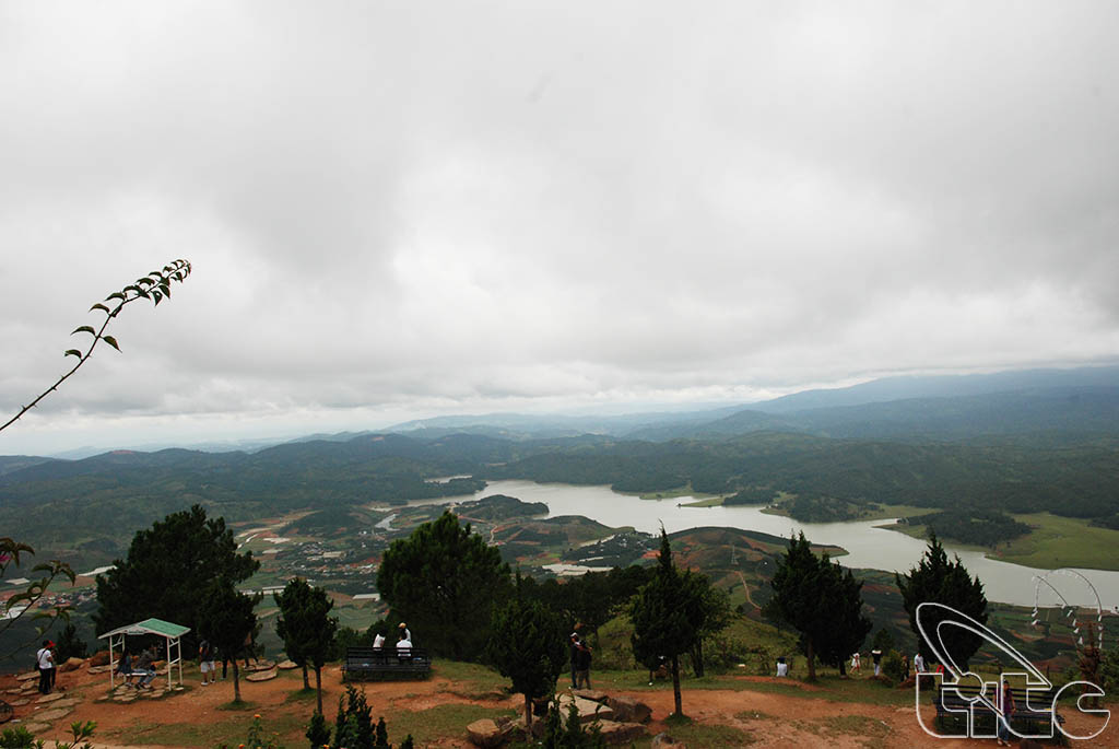 Đà Lạt nhìn từ đỉnh Langbiang
