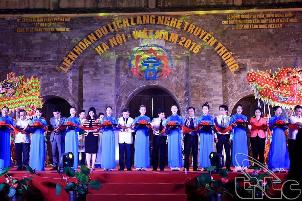 Liên hoan Du lịch Làng nghề truyền thống Hà Nội 2016 (Ảnh: Truyền Phương)